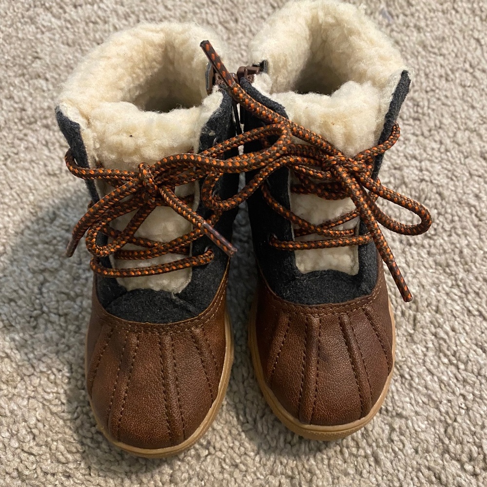 BRAND NEW BABY GAP WINTER BOOTS